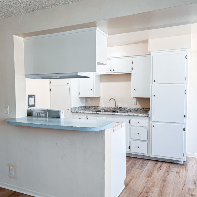 Photo - 1001 E Stearns Ave Unit 5