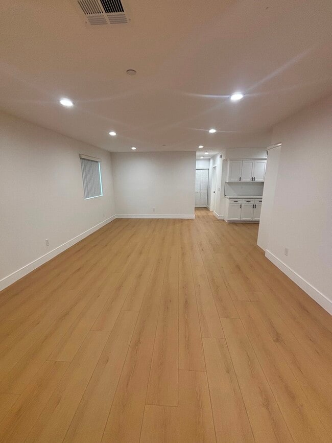 Photo - 5526 S Wilton Pl