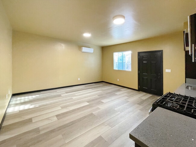 Photo - 13548 Glamis St