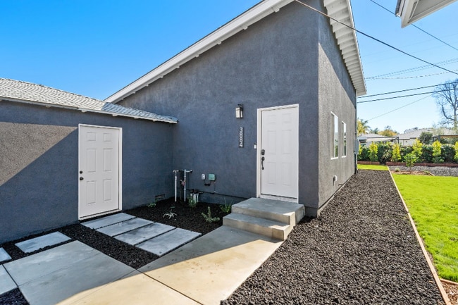 Photo - 3884 Alsace Ave