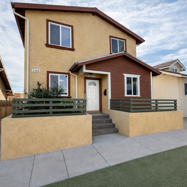 Photo - 1440 E 42nd St