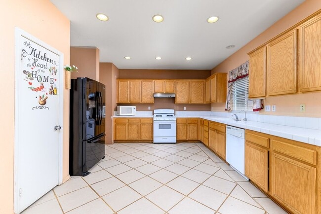 Photo - 3061 Clapper St