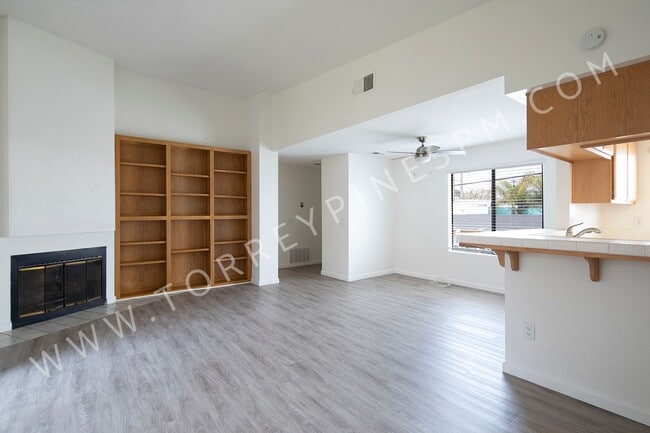 Building Photo - 3Br In The Heart Of Pacific Beach *W/D in ... Unit F Rental