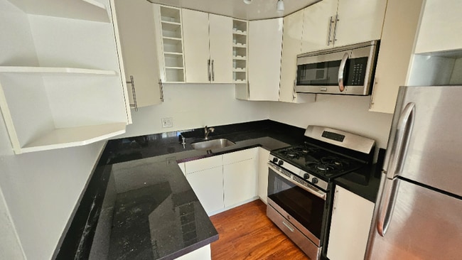 Photo - 933 S Gramercy Dr Unit 8