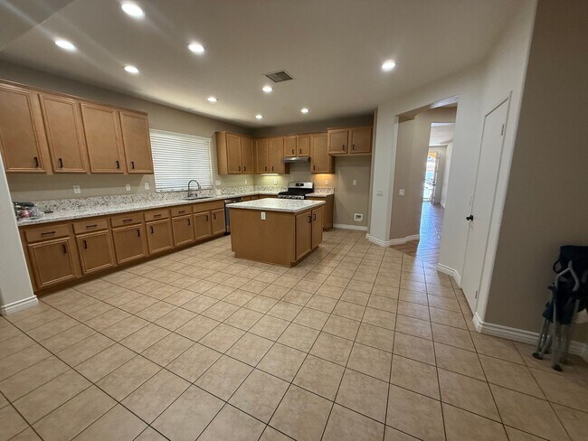 Photo - Hesperia-Mission Crest Home, Beautiful 3 Bedrooms, 2 Bathrooms