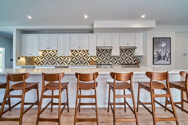 Photo - 152 S Serrano-2A Unit 2A