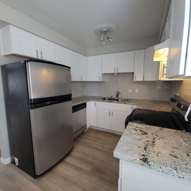 Live and Love this Coastal Condo in Del Ma... - Live and Love this Coastal Condo in Del Ma...
