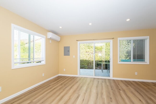 Photo - 2 Bedroom ADU - Centrally located - Private yard