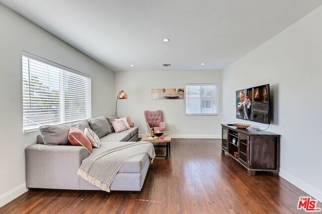 Photo - 4411 Irvine Ave