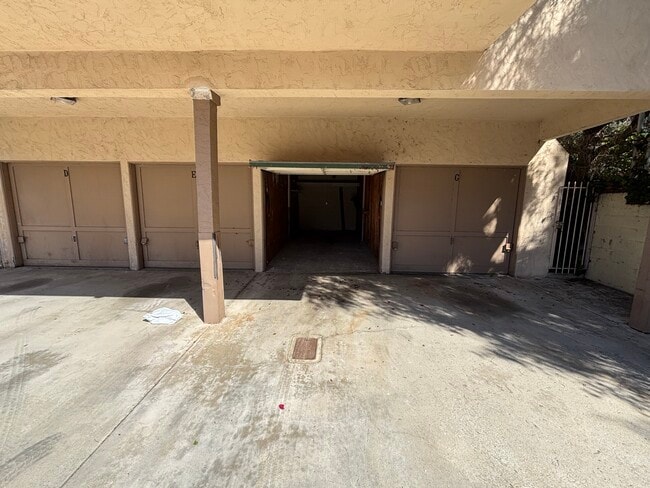 Photo - 2629 B St Unit 2629 B St # 3