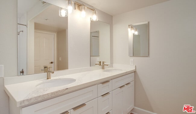 Photo - 5551 W 6th St Unit 3-415