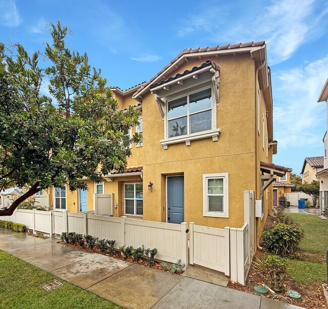 Modern Townhome in Otay Ranch – 3BR/2.5BA ... - Modern Townhome in Otay Ranch – 3BR/2.5BA ...