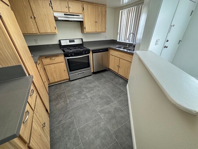 Photo - 4633 Vermont Pl Unit 209