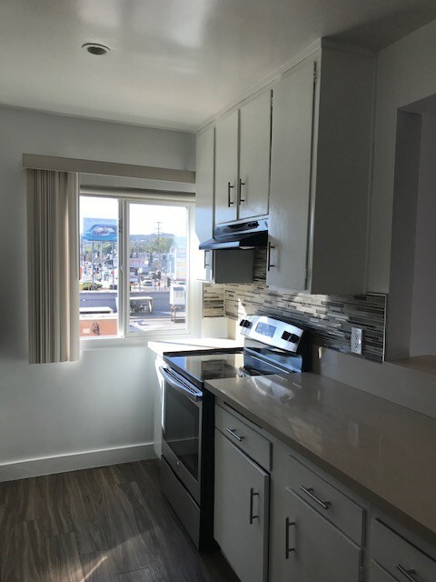 Photo - TARZANA 6170