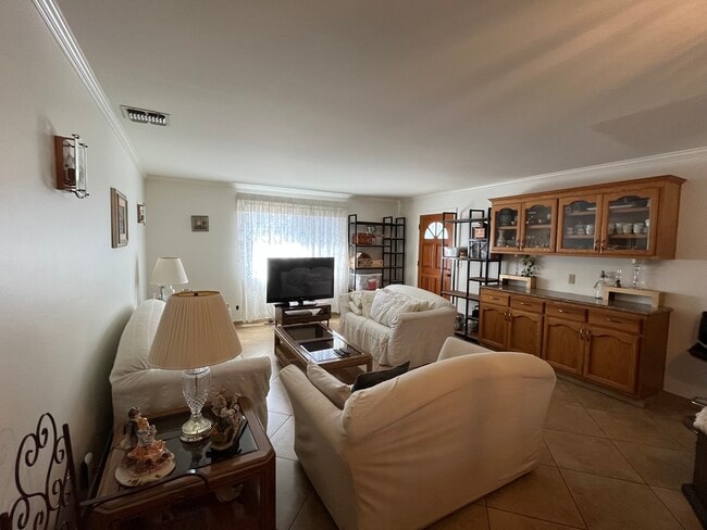 Photo - 140 N Mission Dr