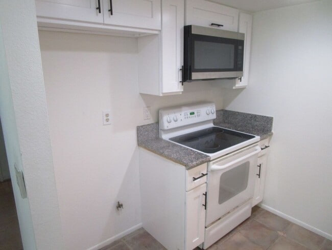 Photo - Beautiful 2 Bed / 2.5 Bath Condo in Fullerton