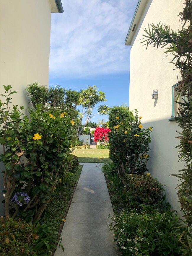 Walkway to Secured Parking - 2041 Euclid St Condo Unit 11
