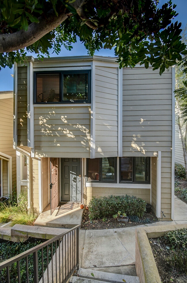 Building Photo - 11 Seamist Ct