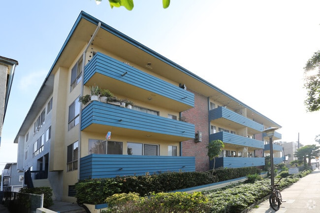 Photo - Oceana Apartments