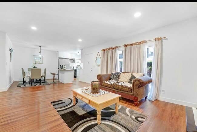 Photo - 5232 Corteen Pl Unit 7