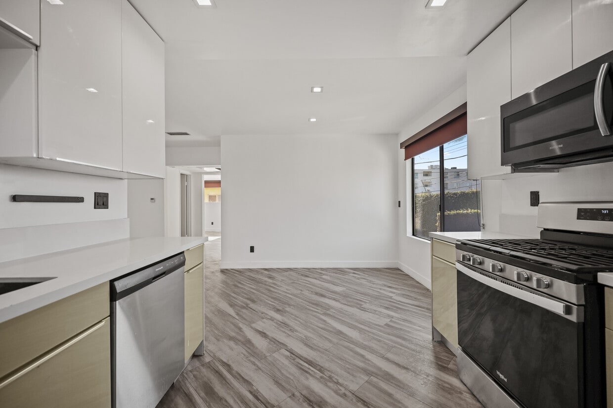 Floor Plan - 2BD x 2BA