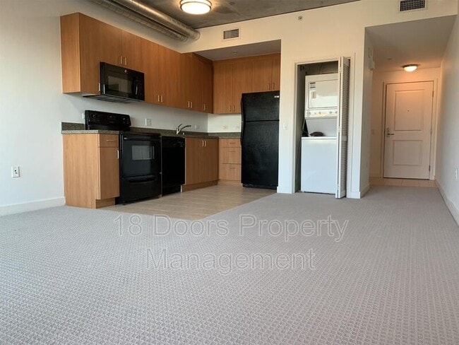 Photo - 1080 Park Blvd