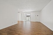 Photo - 3625 Mentone Ave Unit 04
