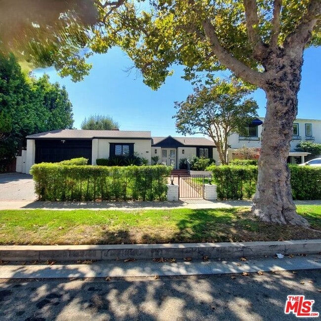 Building Photo - 341 S Rodeo Dr Rental