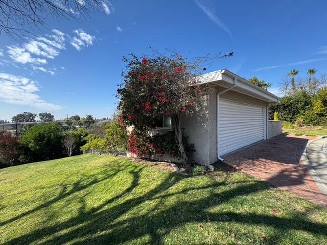 Photo - 714 Oceanview Dr Unit Oceanview Main House