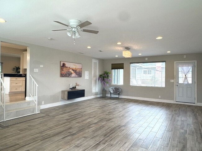 Building Photo - 1754 S Norfolk Ln