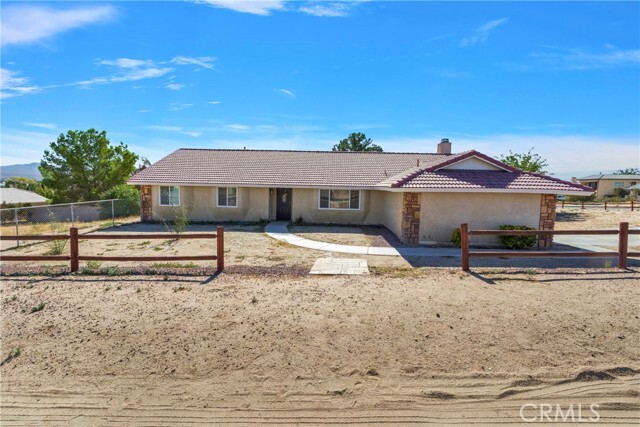 Photo - 26665 Lakeview Dr House