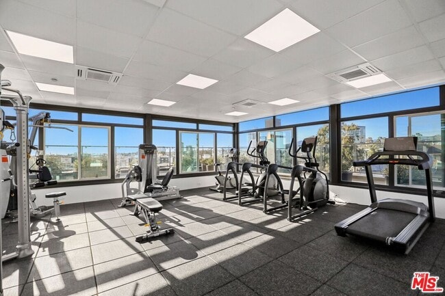 Photo - 1539 Purdue Ave Unit 302