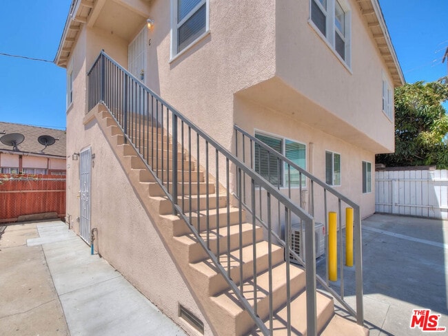 Building Photo - 2820 Liberty Blvd Unit D