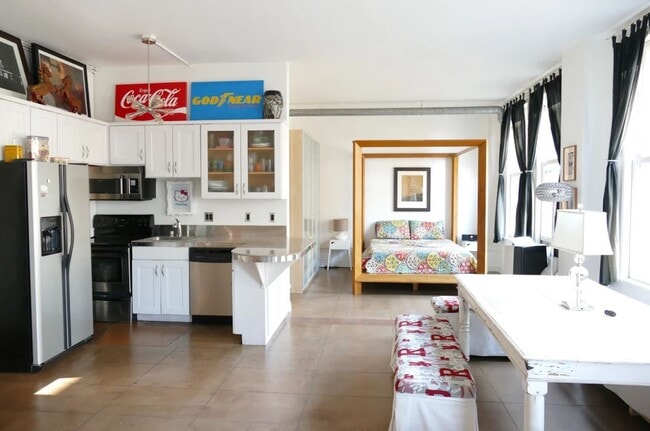 Building Photo - 215 W 7th St Unit 906 Rental