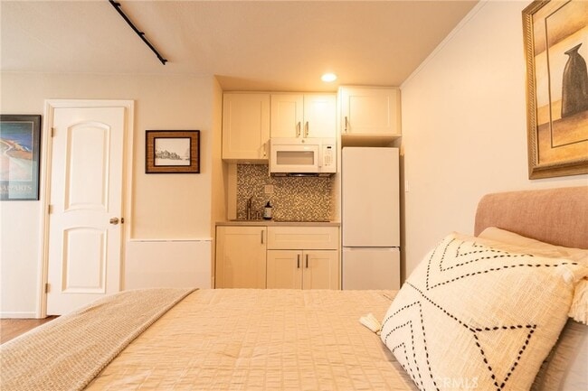 Photo - 327 3rd St Unit 7