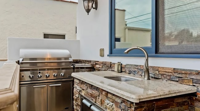 Photo - 332 S Almont Dr