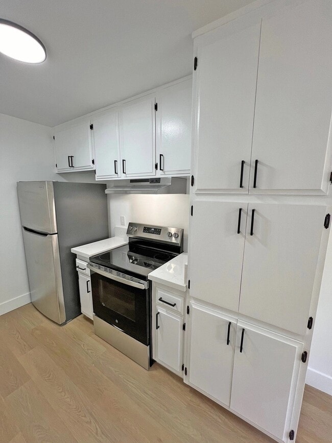 Photo - 118 S Wetherly Dr Unit 105