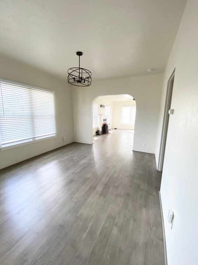 Photo - H203-211-P Unit 203