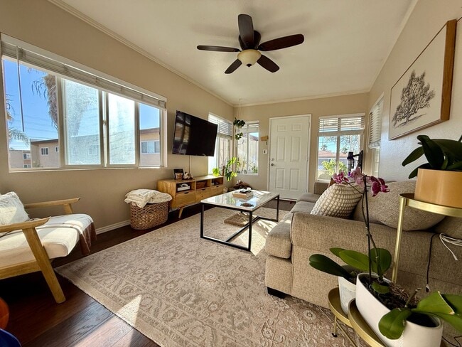 Photo - Spacious & Private 2 Bedroom Apartment wit... Unit 4366 Iowa St