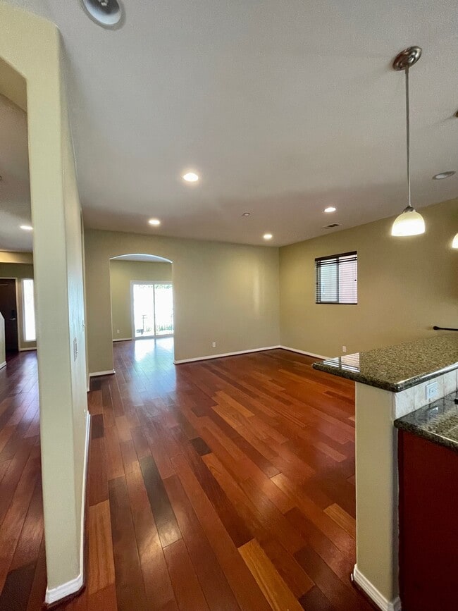 Photo - 1712 Ruxton Ln