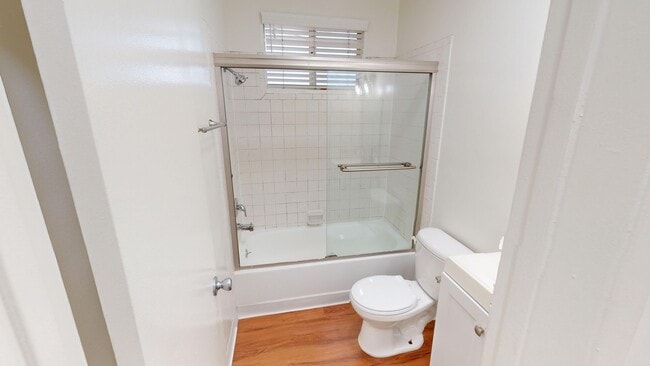 Photo - 740 W. Laconia