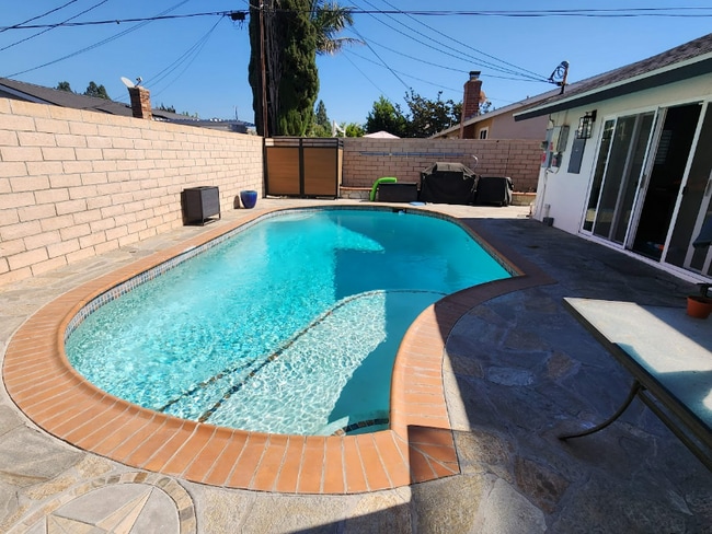 Photo - 3207 E Juniper Ave