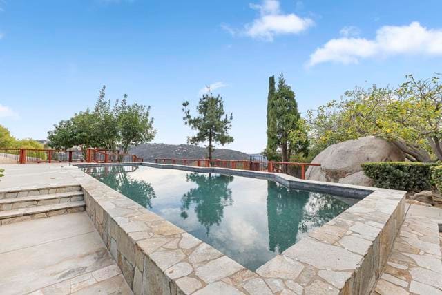 Photo - 28720 Sandhurst Way