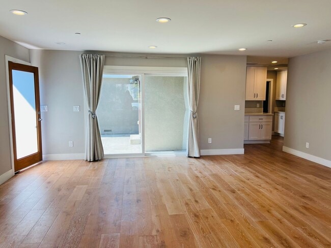 Photo - 709 Marguerite Ave Unit 709 Marguerite Avenue - A