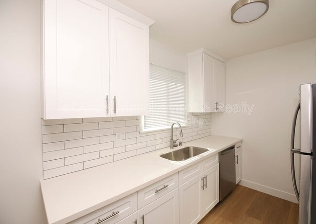 Photo - 14115 Gilmore St Unit 02