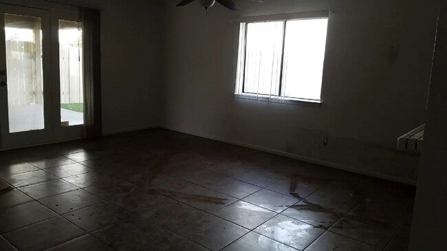 Photo - 17910 Main St