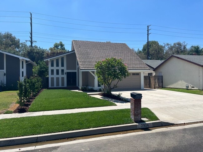 Beautiful 3 Bed 2.5 Bath Anaheim Hills Home - Beautiful 3 Bed 2.5 Bath Anaheim Hills Home