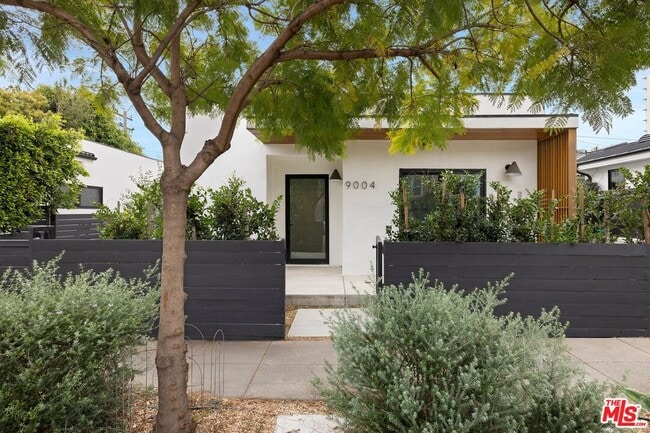 Building Photo - 9004 Dicks St