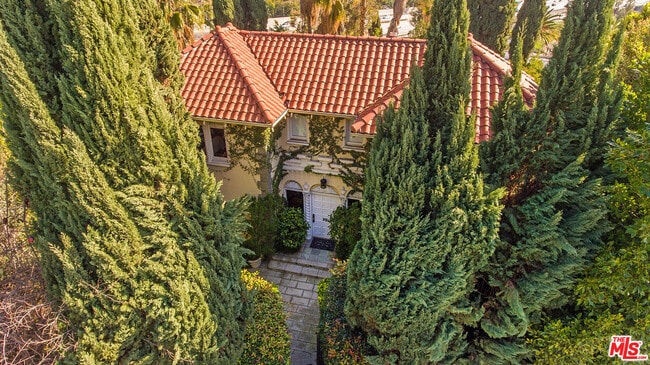 Photo - 2022 Whitley Ave