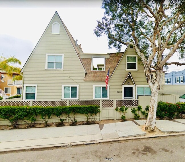 Building Photo - CHARMING STUDIO ON MISSION BLVD W/ ONE CAR GARAGE! MISSION BEACH - $1,995/mo! Unit 805 Jamaica Court